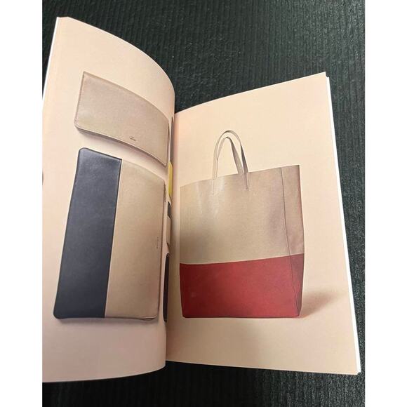 CELINE ACCESSORIES LOOKBOOK catalog 2010 - Picture 4 of 5